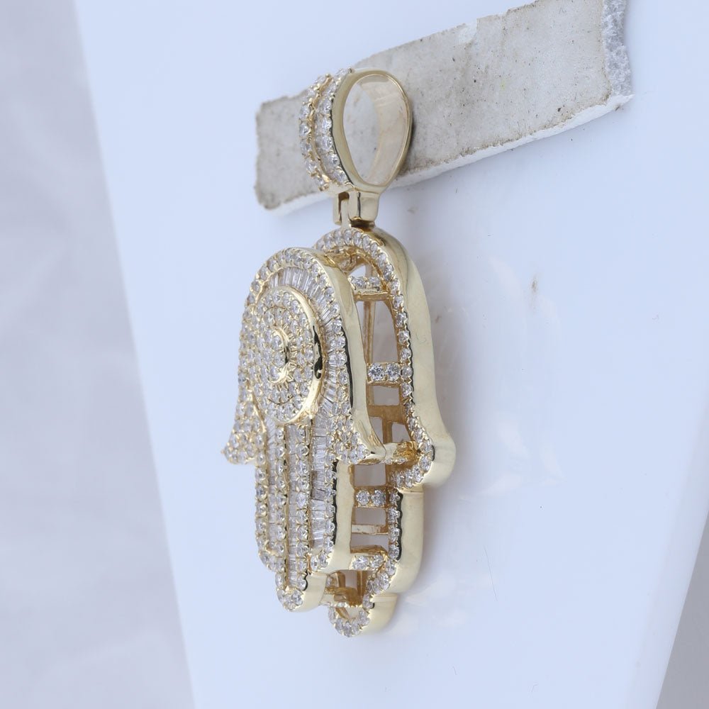 10kt Yellow Gold Men's Baguette Diamond Hamsa Charm Pendant - 3 Cttw | Splendid Jewellery - Splendid Jewellery