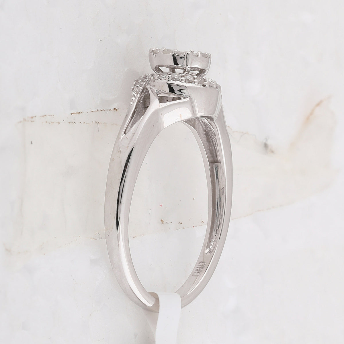 Enchanting Love's Embrace | 10kt White Gold Princess Round Diamond Cluster Bridal Wedding Engagement Ring 1/5 Cttw - Splendid Jewellery