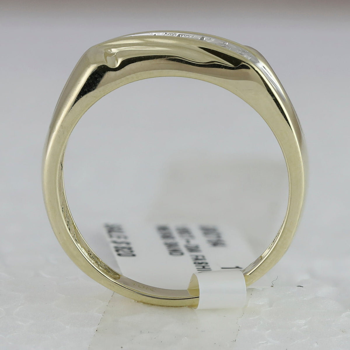 Radiant Elegance: 10kt Yellow Gold Mens Diagonal Row Diamond Wedding Band Ring - 1/8 Cttw - Splendid Jewellery
