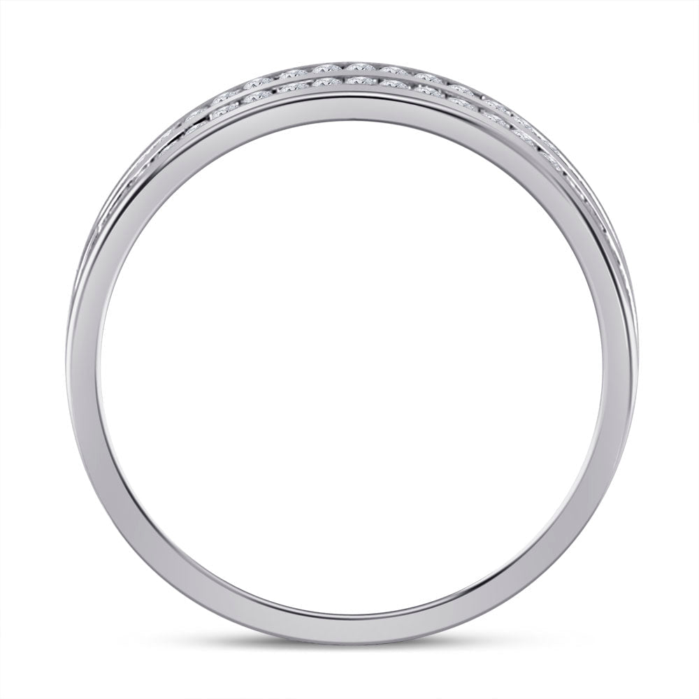 Radiant Love: 14kt White Gold Womens Round Diamond Eternity Wedding Band 1 Cttw - Splendid Jewellery
