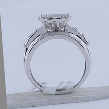 Load image into Gallery viewer, 10K White Gold Round Diamond Women's Cluster Bridal Wedding Engagement Ring 2 Cttw - Splendid Jewellery