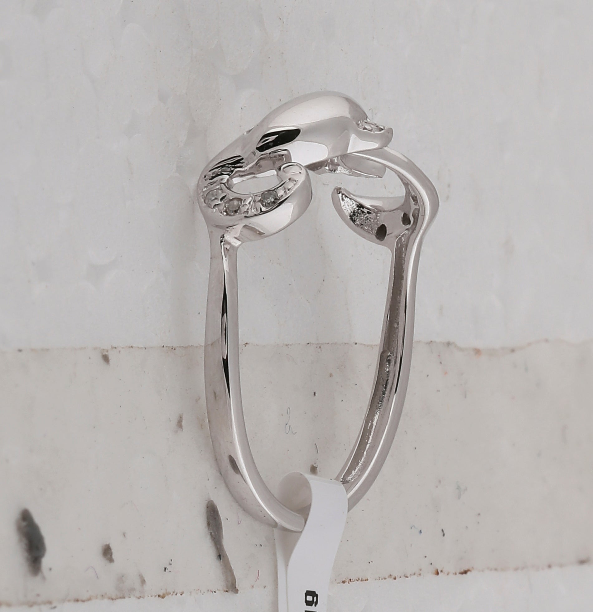 10K White Gold Round Diamond Women's Dolphin Ring 1/20 Cttw - Splendid Jewellery