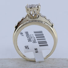 Load image into Gallery viewer, 10K Yellow Gold Round Diamond Women's Cluster Bridal Wedding Engagement Ring 1/2 Cttw - Splendid Jewellery