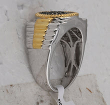 Load image into Gallery viewer, 10kt Two-tone Gold Men&#39;s Ribbed Circle Cluster Ring with Brown Diamonds - 1/2 Cttw - Alternate view 2 from Splendid Jewellery