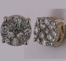Load image into Gallery viewer, 10kt Yellow Gold Men&#39;s Round Diamond Cluster Earrings - Captivating Brilliance Side view from the 10Kt Yellow Gold Mens Round Diamond Cluster Earrings 1 4 Cttwpin280279 collection by Splendid Jewellery