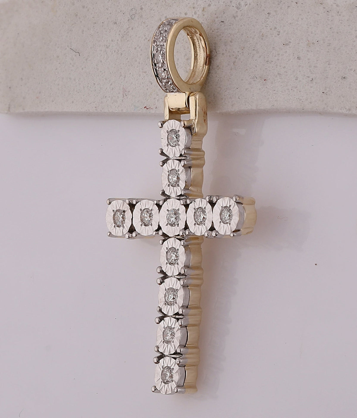 10kt Yellow Gold Men's Round Diamond Cross Charm Pendant - A Dazzling Symbol of Faith and Style - Splendid Jewellery