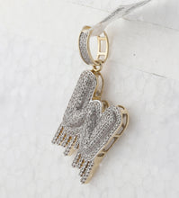 Load image into Gallery viewer, 10kt Yellow Gold Men's Round Diamond W Dripping Letter Charm Pendant 3/4 Cttw | Splendid Jewellery - Splendid Jewellery