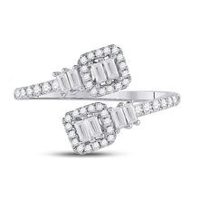 Load image into Gallery viewer, 14kt White Gold Baguette Diamond Bisected Band Ring 1/2 Cttw - Front View