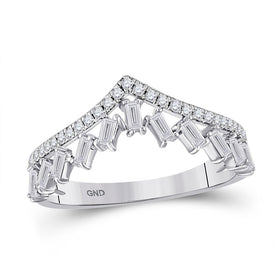 14kt White Gold Baguette Diamond Chevron Band Ring - A Mesmerizing Elegance - Splendid Jewellery
