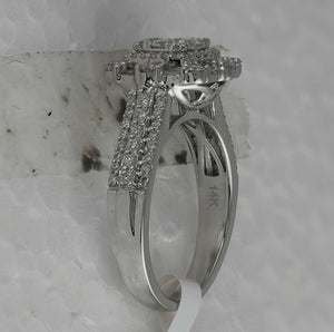 14kt White Gold Mesmerizing Diamond Cluster Ring - Captivating Brilliance and Elegance - Splendid Jewellery