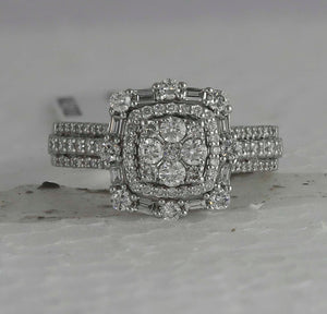 14kt White Gold Mesmerizing Diamond Cluster Ring - Captivating Brilliance and Elegance - Splendid Jewellery