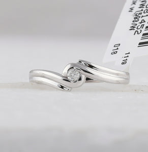 Eternal Love | 10kt White Gold Womens Round Diamond Solitaire Promise Ring 1/20 Cttw | Splendid Jewellery