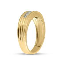 Load image into Gallery viewer, Captivating Brilliance: 10kt Yellow Gold Men&#39;s Round Diamond Wedding Single Row Band Ring 1/4 Cttw product Side View from Splendid Jewellery