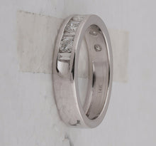 Load image into Gallery viewer, Captivating Symphony: 14kt White Gold Womens Alternating Round Baguette Diamond Single Row Wedding Band 1 Cttw Side View from Splendid Jewellery