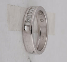 Load image into Gallery viewer, Captivating Symphony: 14kt White Gold Womens Alternating Round Baguette Diamond Single Row Wedding Band 1 Cttw - Splendid Jewellery