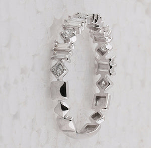 Dazzling Brilliance | 14kt White Gold Baguette Diamond Modern Band Ring 1/3 Cttw - Splendid Jewellery