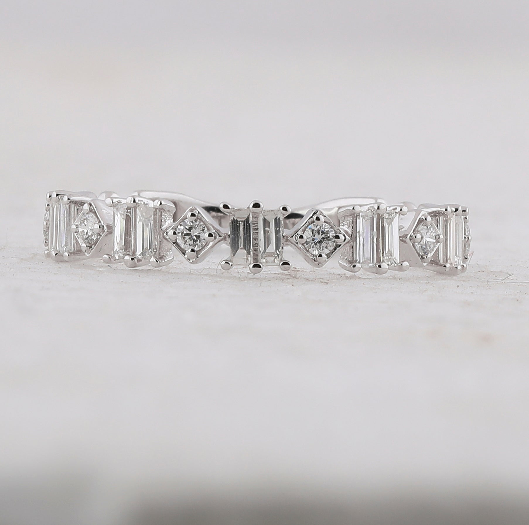 Dazzling Brilliance | 14kt White Gold Baguette Diamond Modern Band Ring 1/3 Cttw - Splendid Jewellery