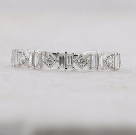 Dazzling Brilliance | 14kt White Gold Baguette Diamond Modern Band Ring 1/3 Cttw - Splendid Jewellery