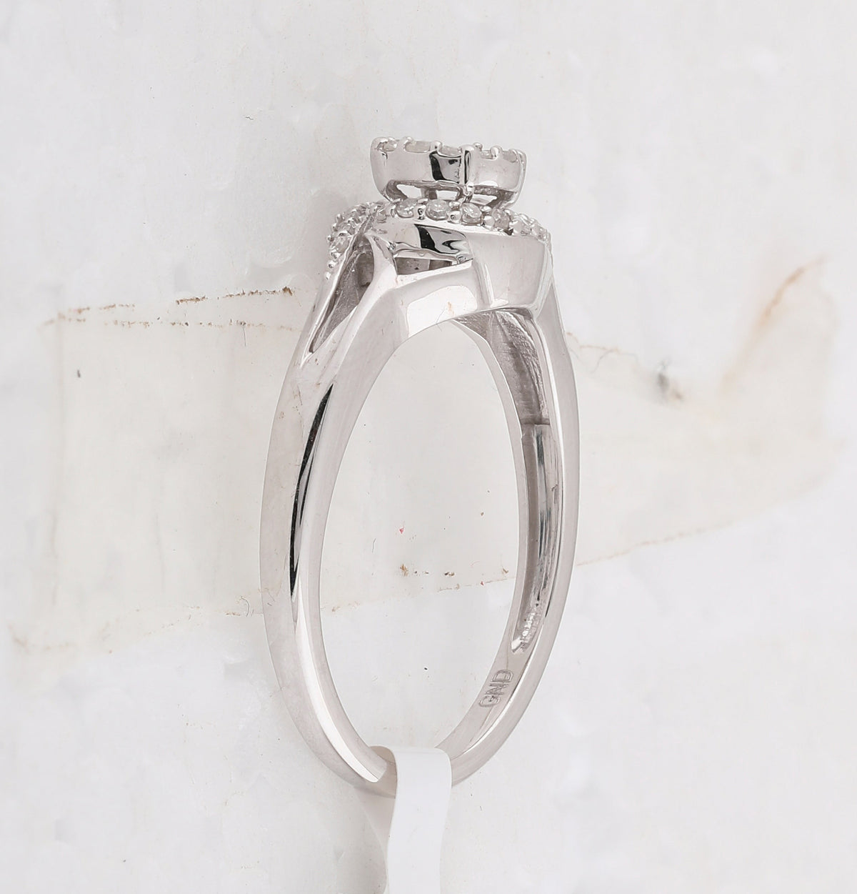 Enchanting Love's Embrace | 10kt White Gold Princess Round Diamond Cluster Bridal Wedding Engagement Ring 1/5 Cttw - Splendid Jewellery