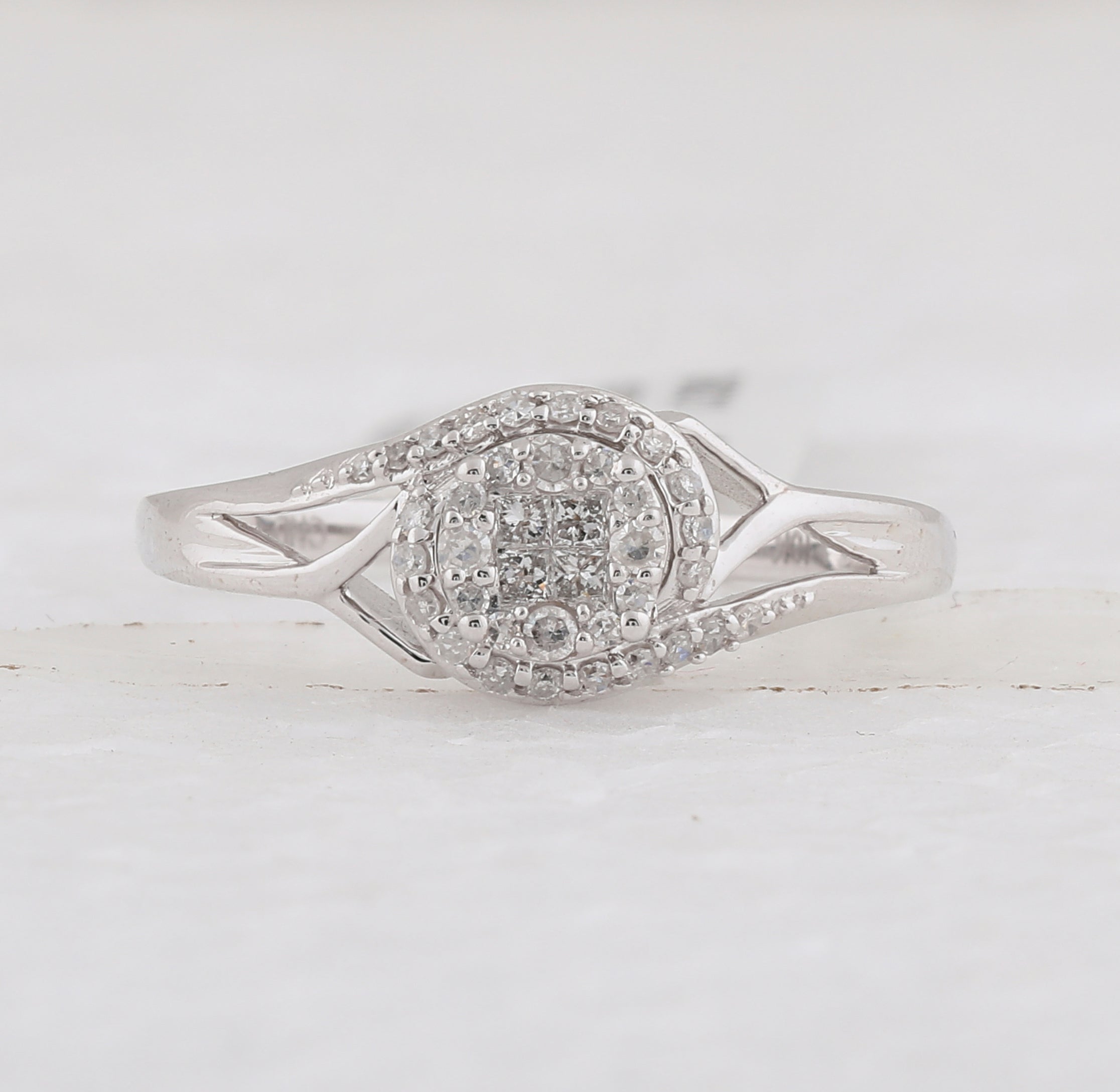 Enchanting Love's Embrace | 10kt White Gold Princess Round Diamond Cluster Bridal Wedding Engagement Ring 1/5 Cttw - Splendid Jewellery