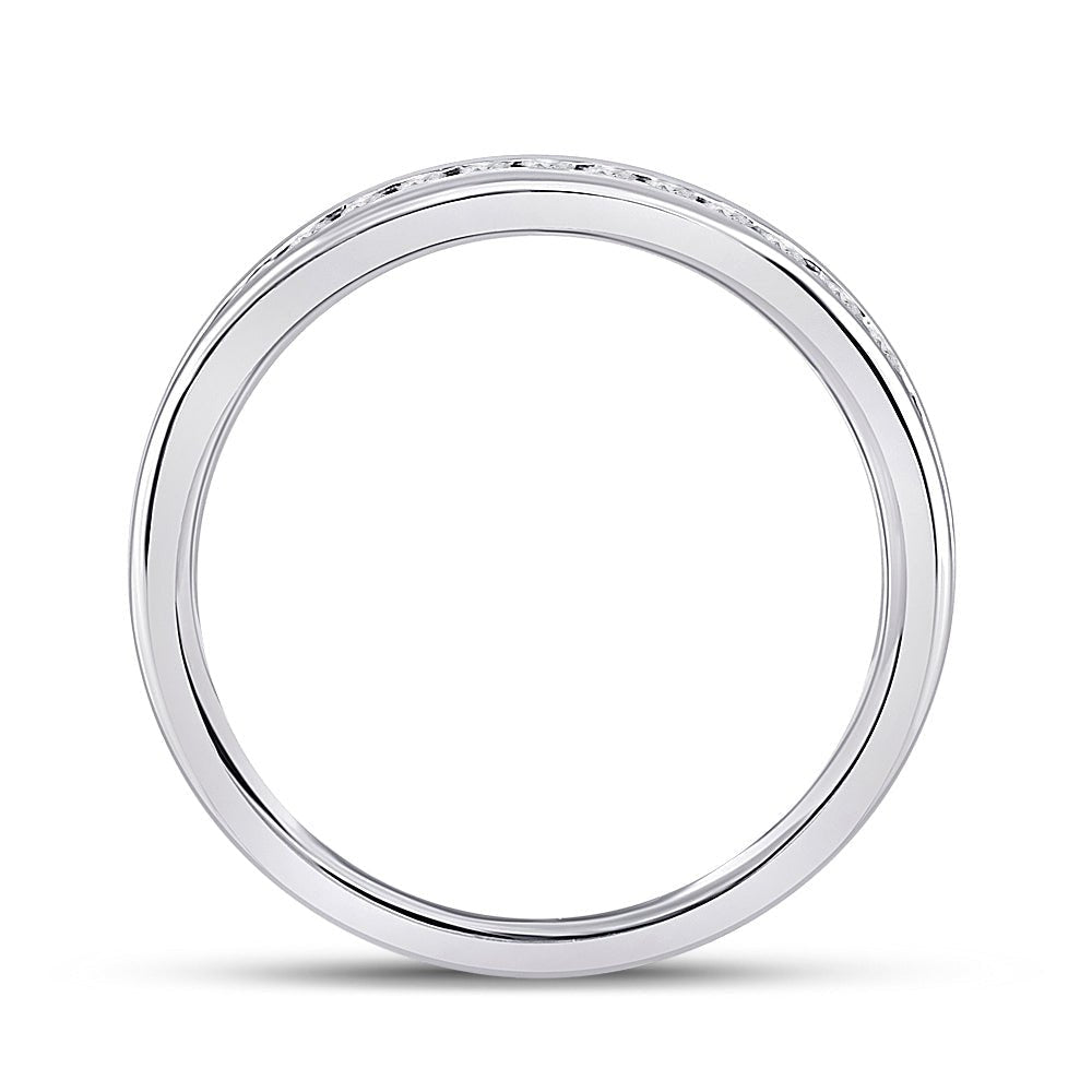 Eternal Brilliance: 14kt White Gold Womens Round Diamond Eternity Wedding Band 1/2 Cttw - Splendid Jewellery