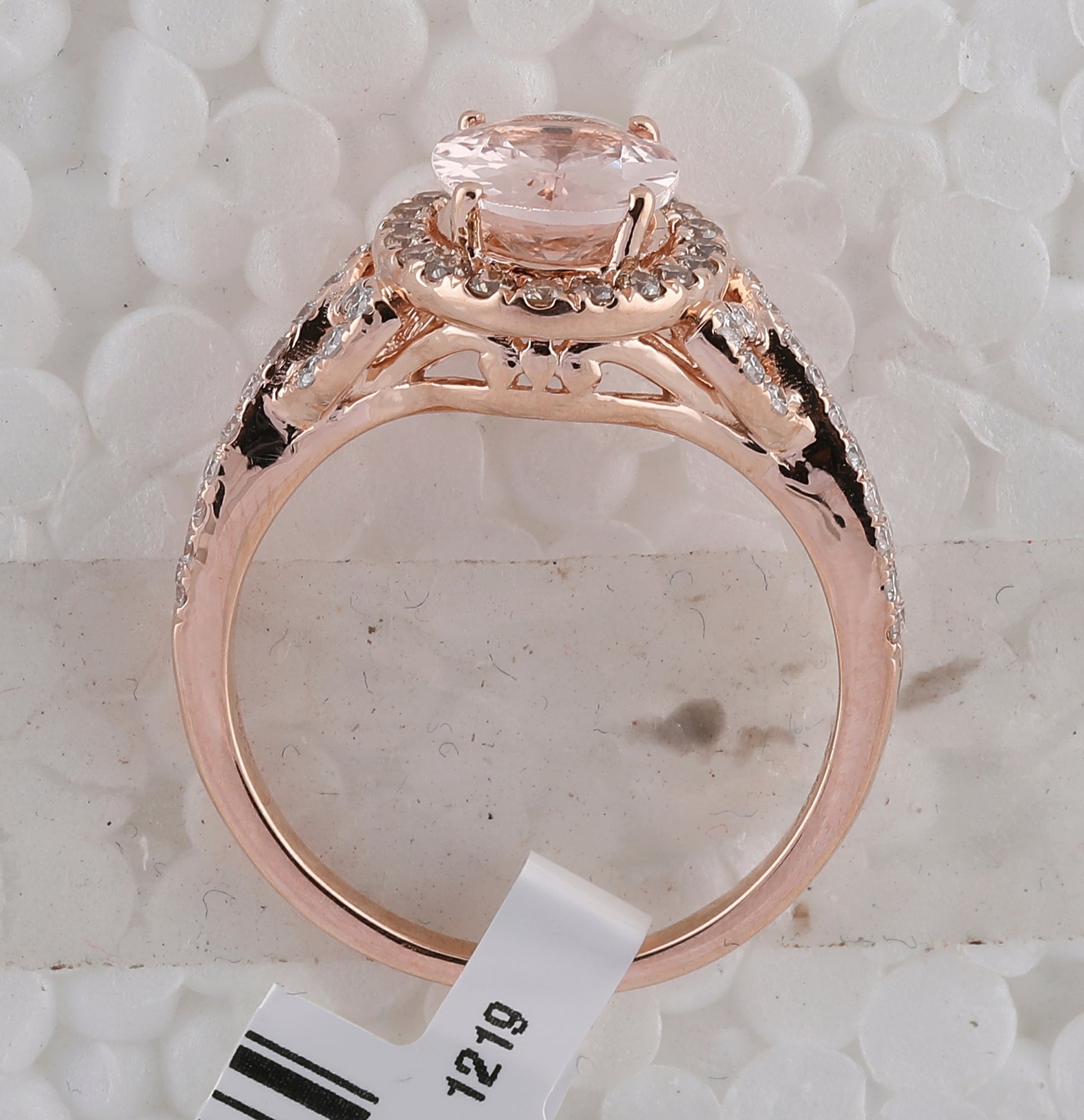 Exquisite Rose Gold Oval Morganite Diamond Fashion Ring - Splendid Jewellery
