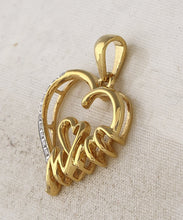 Load image into Gallery viewer, Heart of Love Diamond Pendant  Side View from Splendid Jewellery