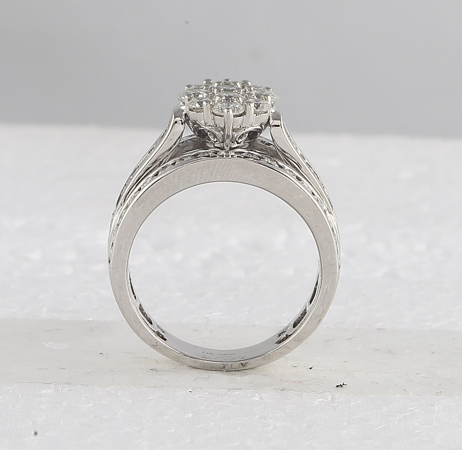 Radiant Brilliance: 14kt White Gold Diamond Cluster Bridal Wedding Ring - Splendid Jewellery