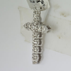 Radiant Brilliance: 14kt White Gold Diamond Cross Pendant - Splendid Jewellery