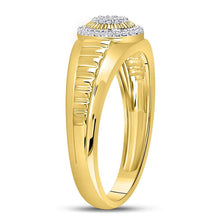 Load image into Gallery viewer, Radiant Diamond Circle Cluster Ribbed Ring Front View from Splendid Jewellery