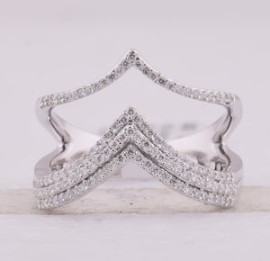 Radiant Elegance: 10kt White Gold Diamond Chevron Band Ring - Splendid Jewellery