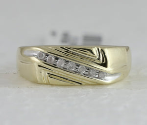 Radiant Elegance: 10kt Yellow Gold Mens Diagonal Row Diamond Wedding Band Ring - 1/8 Cttw - Splendid Jewellery