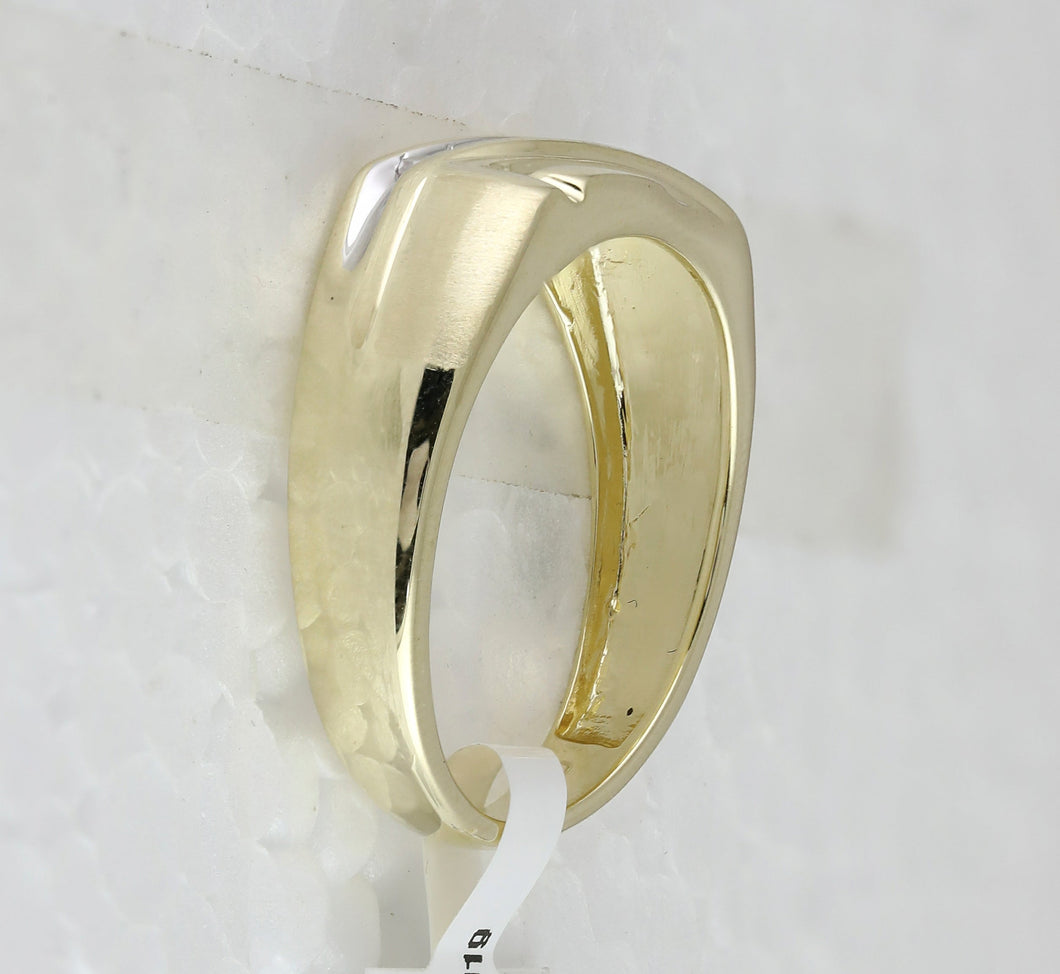 Radiant Elegance: 10kt Yellow Gold Mens Diagonal Row Diamond Wedding Band Ring - 1/8 Cttw - Splendid Jewellery