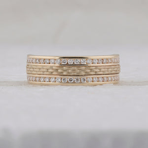 Radiant Elegance: 14kt Yellow Gold Mens Round Diamond Wedding Band Ring 1/2 Cttw - Splendid Jewellery