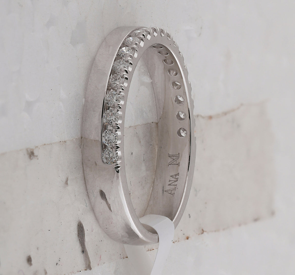 Radiant Love: 14kt White Gold Womens Machine - Set Round Diamond Wedding Band 1/4 Cttw - Splendid Jewellery