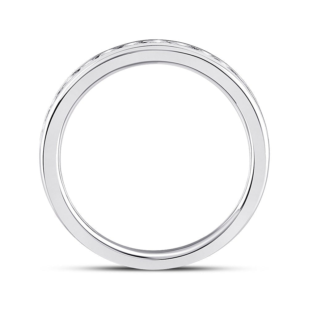 Radiant Love: 14kt White Gold Womens Round Diamond Eternity Wedding Band 1 Cttw - Splendid Jewellery