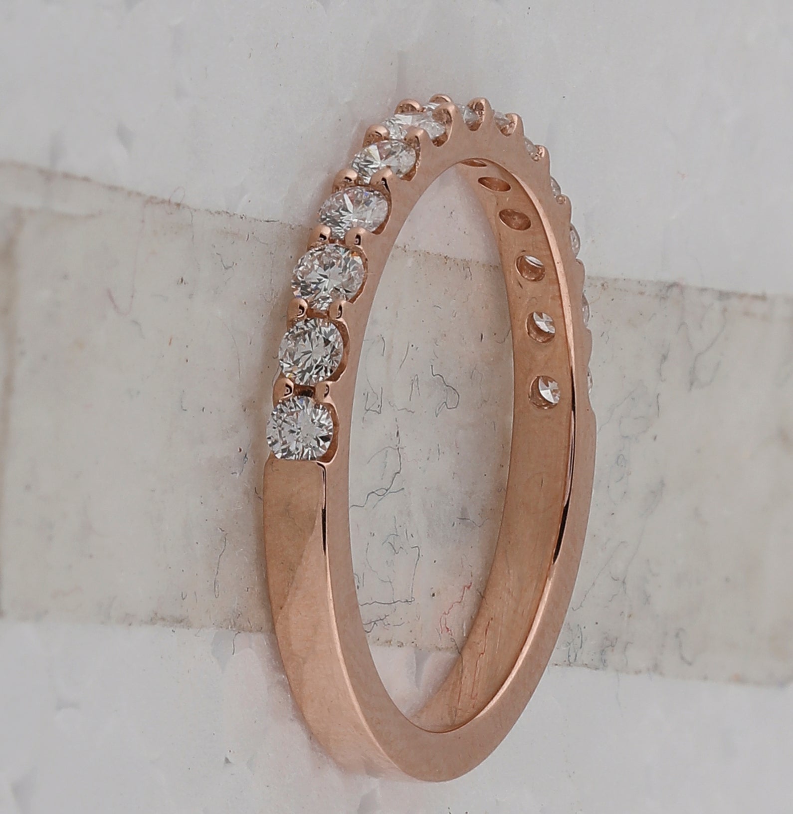 Rose Radiance: 14kt Rose Gold Women's Round Diamond Wedding Single Row Band - Splendid Jewellery
