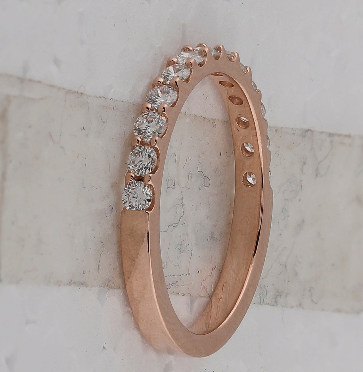 Rose Radiance: 14kt Rose Gold Women's Round Diamond Wedding Single Row Band - Splendid Jewellery