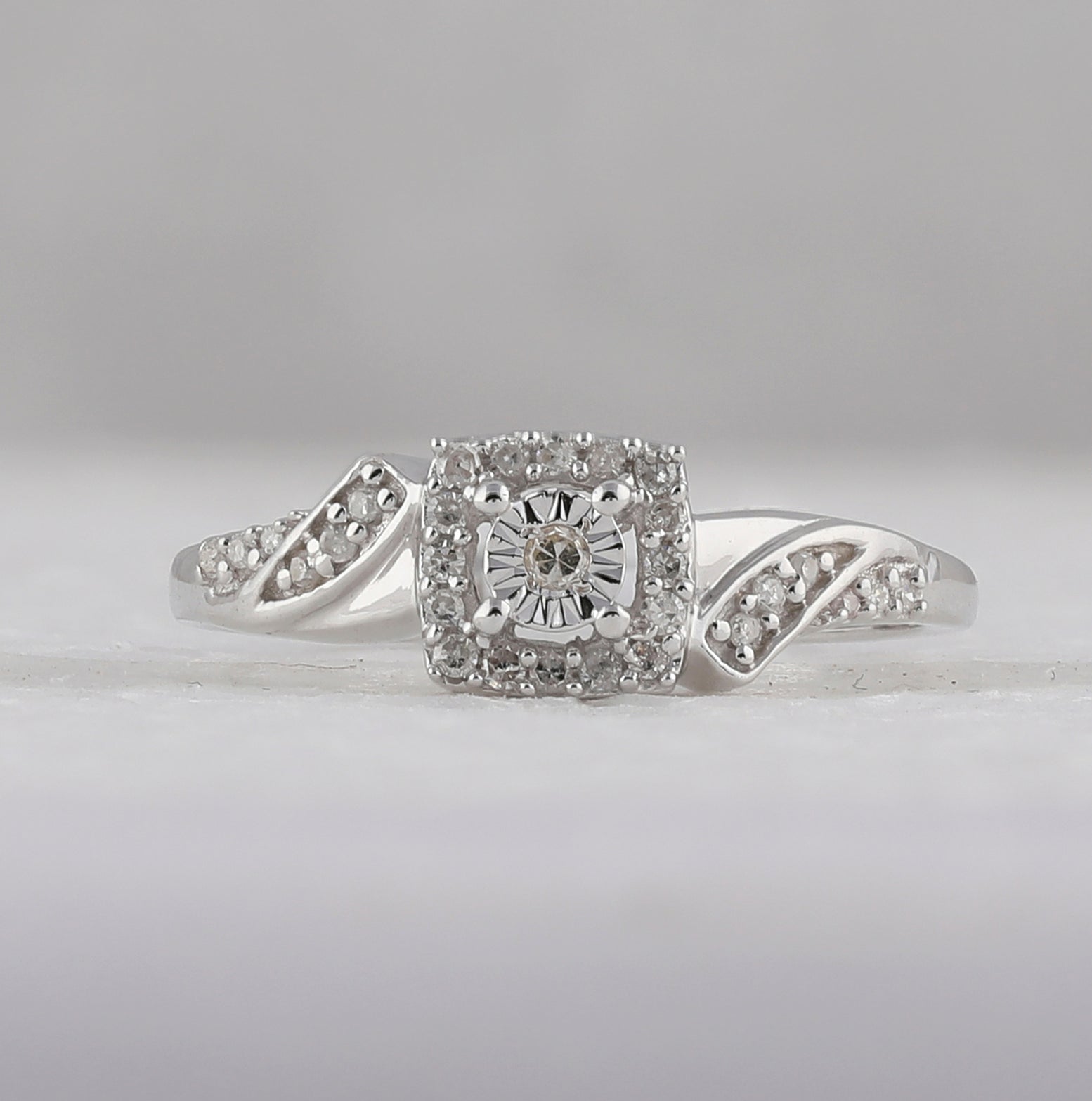 Sterling Silver Round Diamond Ring 1/6 Cttw - Splendid Jewellery