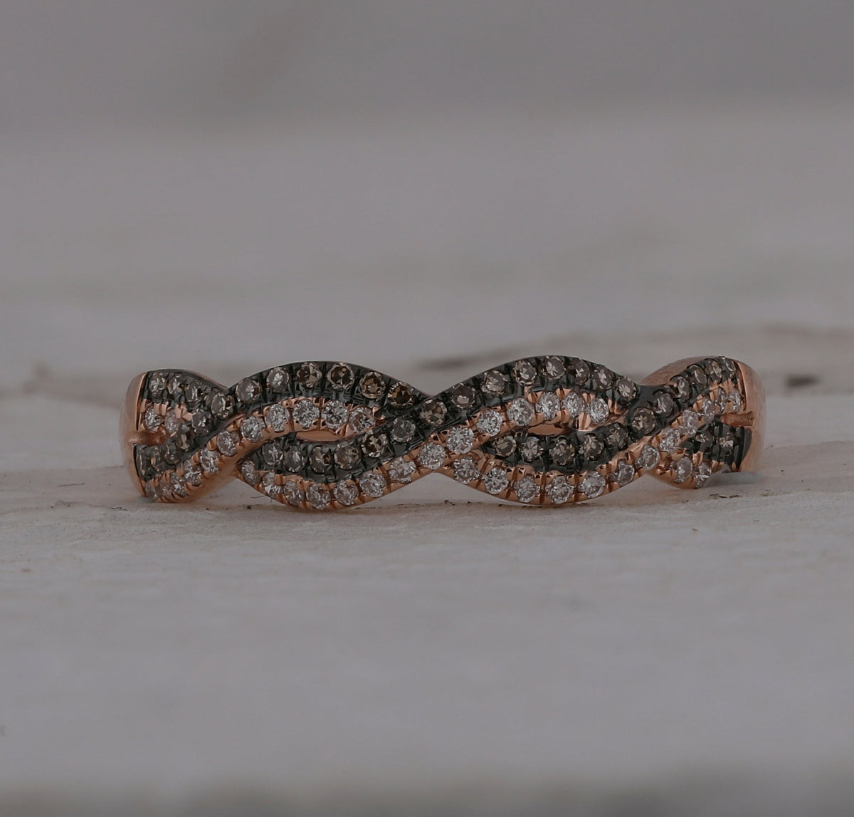Twist of Elegance: 10kt Rose Gold Brown Diamond Twist Band Ring - Splendid Jewellery
