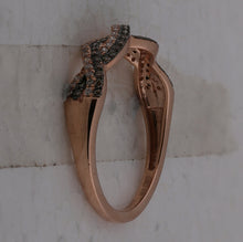 Load image into Gallery viewer, Twist of Elegance: 10kt Rose Gold Brown Diamond Twist Band Ring - Splendid Jewellery