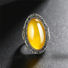 Load image into Gallery viewer, Timeless Vintage Topaz Ring - Splendid Jewellery